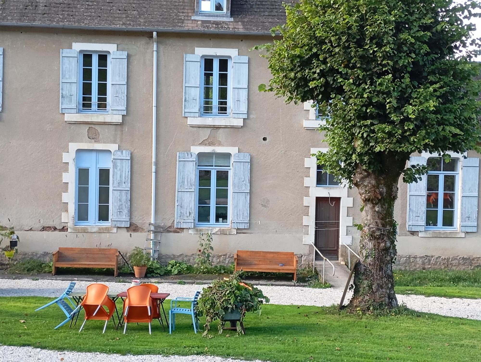 L' Ancienne Ecole Du Morvan Larochemillay Dış mekan fotoğraf